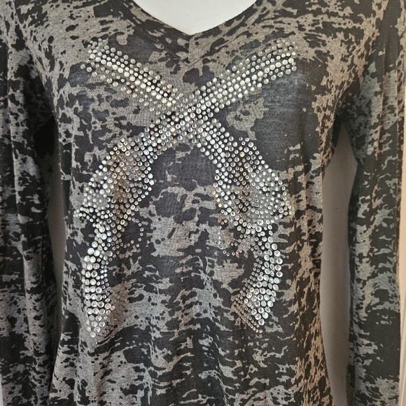 🔥Crossed Revolver Rhinestone Long Sleeve Tee Size Small - Picture 5 of 6